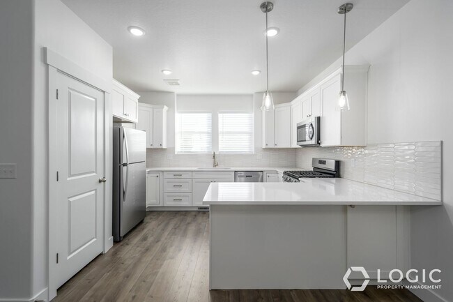 Building Photo - Brand New Townhome in Lehi Utah!