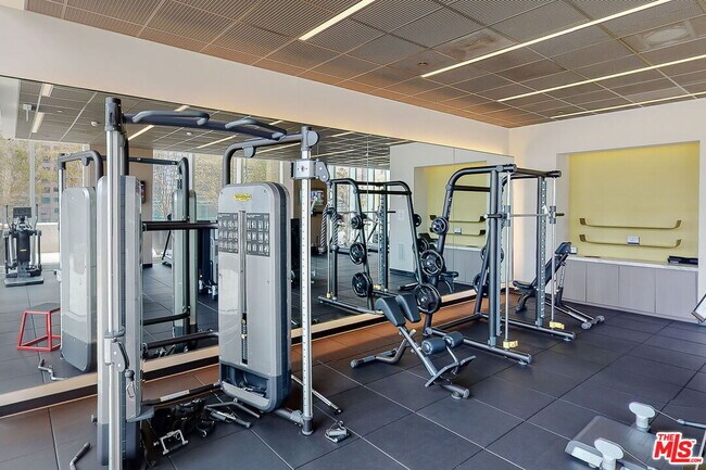 Building Photo - 889 Francisco St