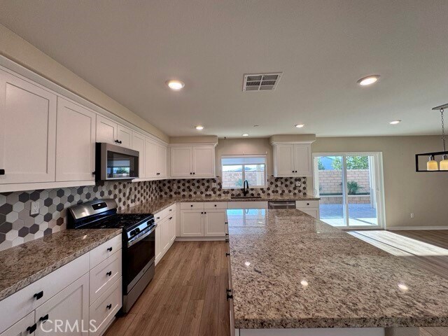 Building Photo - 1760 Chute Dr