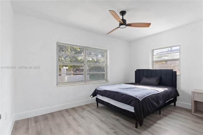 Building Photo - 4030 NW 1st Ave