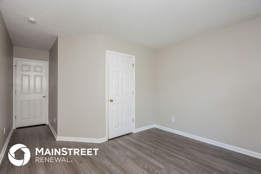 Building Photo - 205 Markham Dr