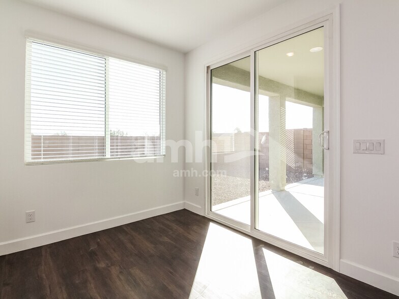 Building Photo - 6135 W Calle Bilboa