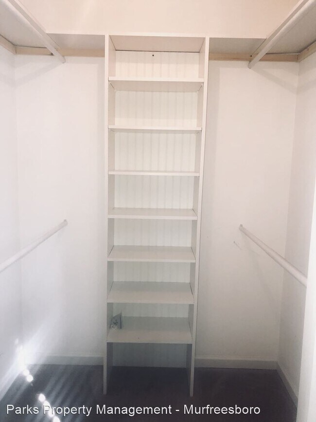 Building Photo - 2 br, 2.5 bath House - 951 Seven Oaks Blvd