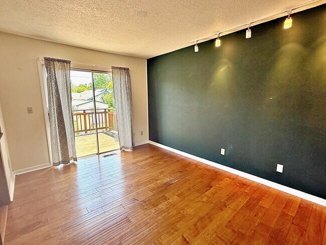 Building Photo - 2746 SE 73rd Ave