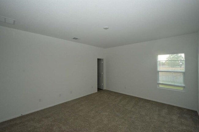 Building Photo - 404 Bass Dr