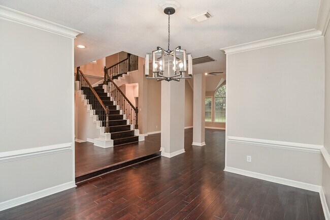 Building Photo - 17910 Moss Point Dr
