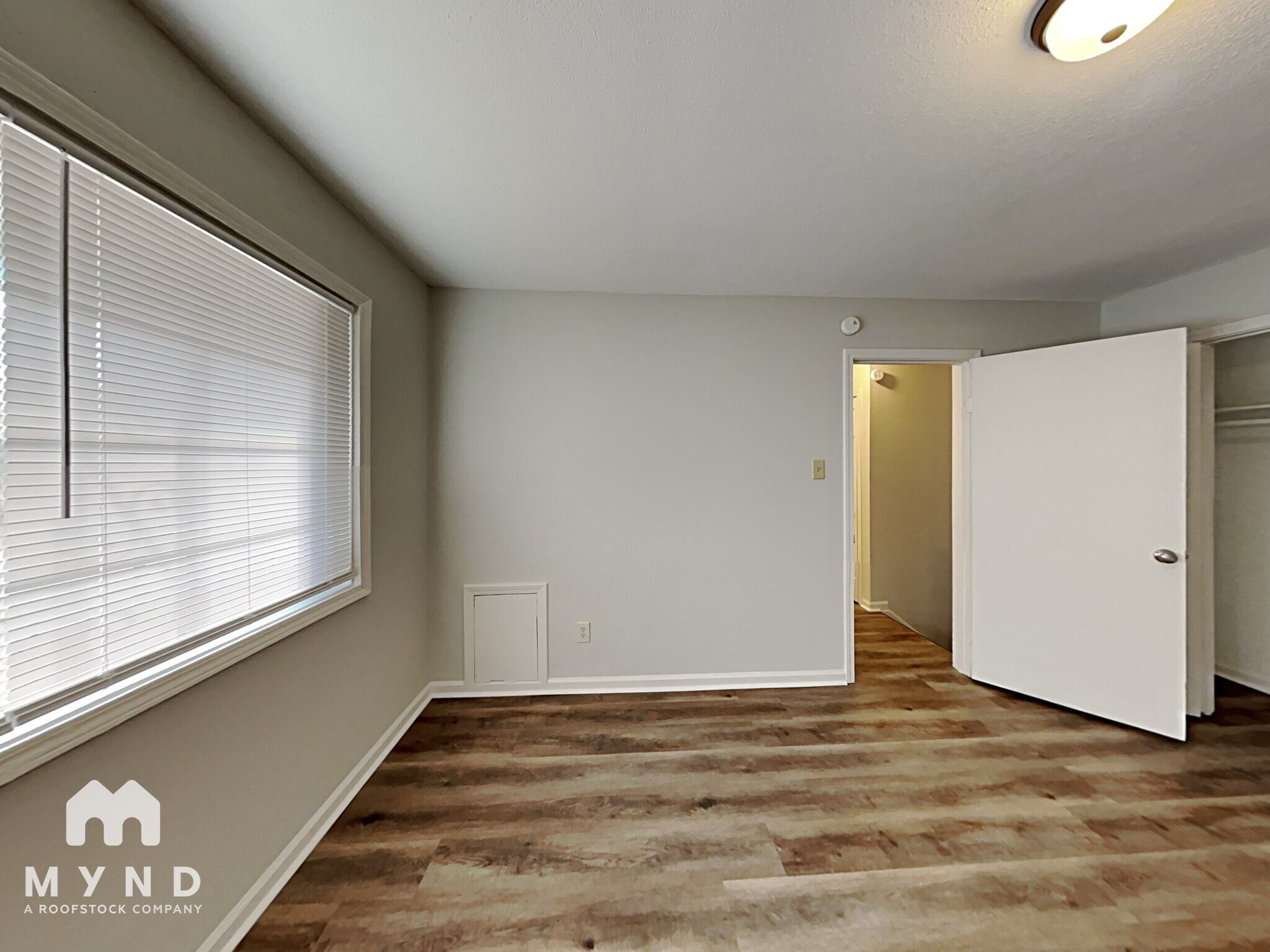 Building Photo - 4100 Navaho Ave