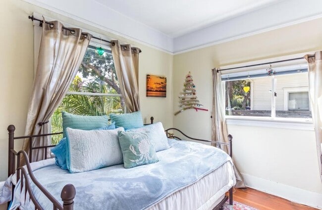 Building Photo - Elegant 2 bedroom 2 bath