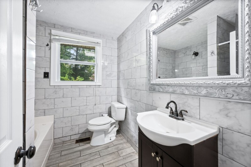 Building Photo - 5409 Country Dr