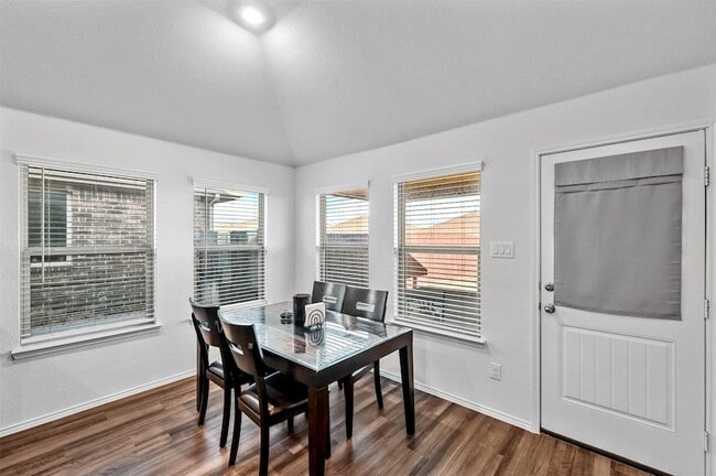 Building Photo - 424 Pollyann Trl