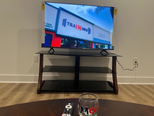 Building Photo - 1118 Nova St