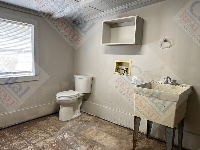 Building Photo - Spacious Home With Classic Charm