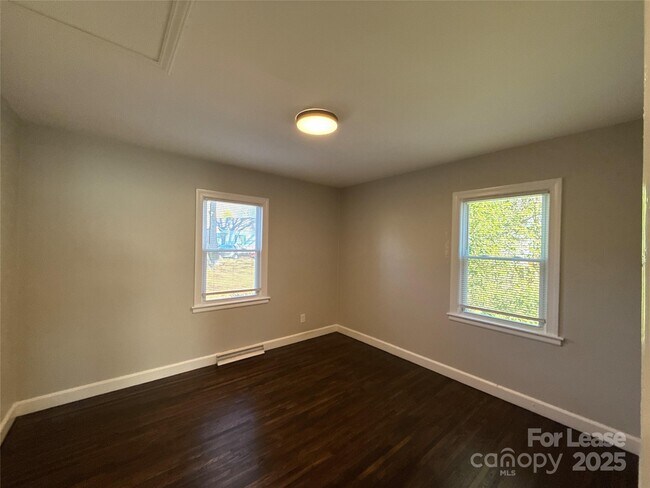 Building Photo - 1242 Dade St