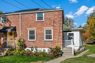 Building Photo - 30 Victory Ln