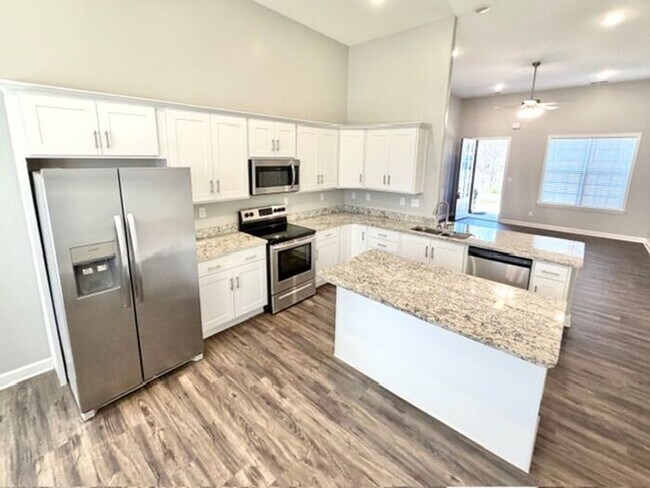 Building Photo - Now Leasing a 5-bedroom 3 bath home on Byhalia