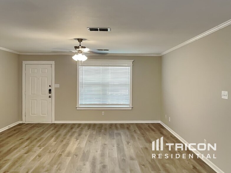 Building Photo - 1575 Wildflower Dr