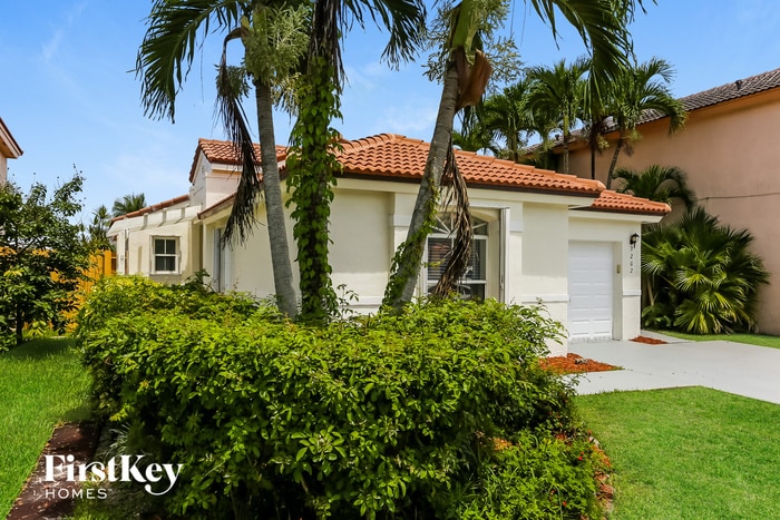 Building Photo - 3202 W Buena Vista Dr