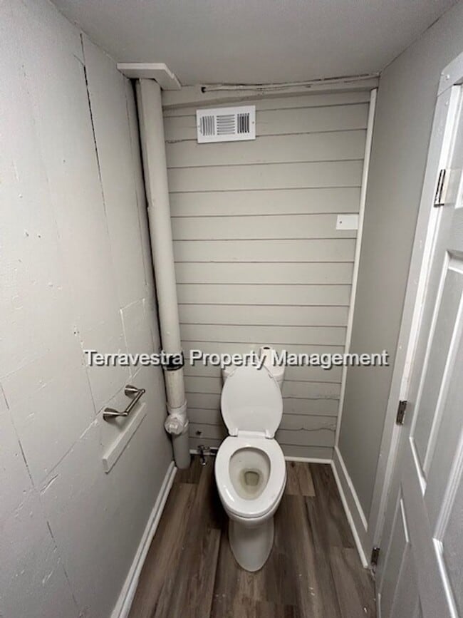 Building Photo - Renovated Millville 4 Bed in Millville. Eligible for $500 Security Deposit.