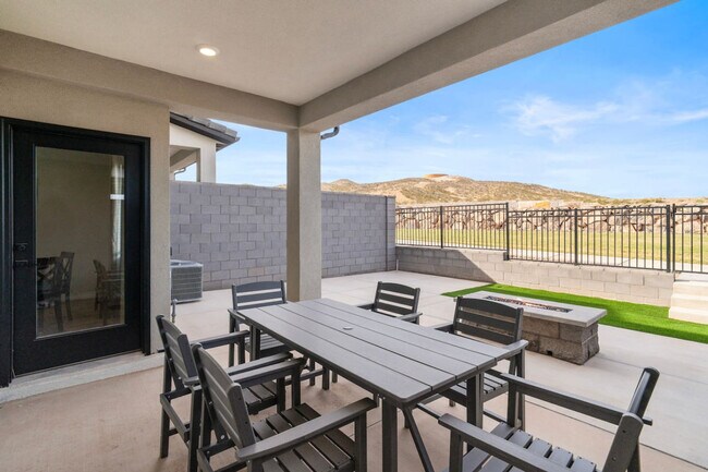 Building Photo - 1702 Ripple Rock Dr