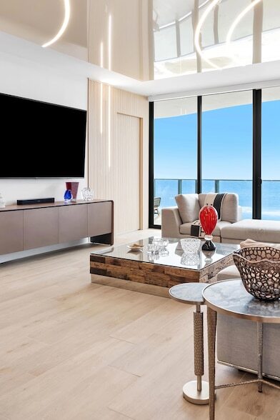 Building Photo - 900 N Ocean Blvd