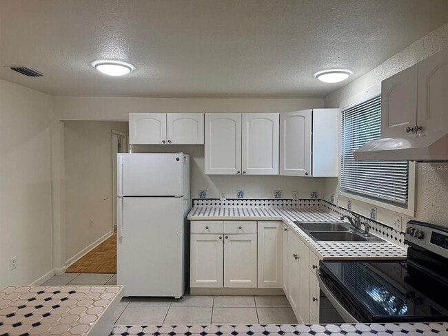 Building Photo - 424 Wildwood Way