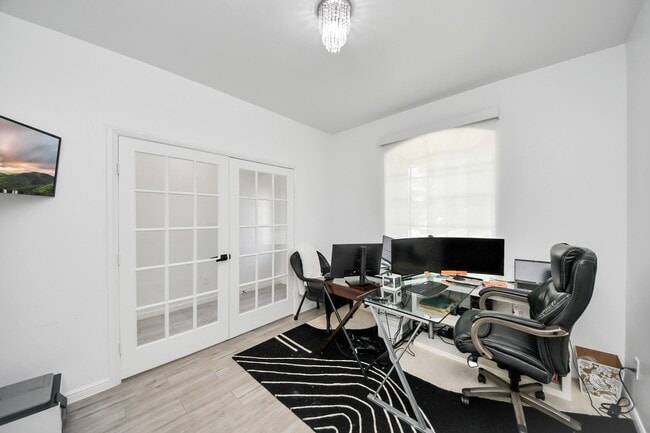 Building Photo - 8111 Fairfield Mnr Wy