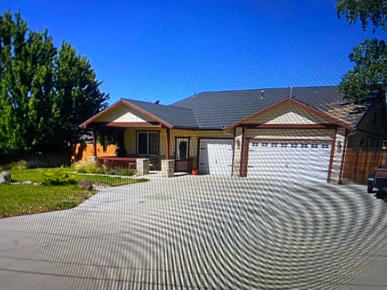 Building Photo - 1013 Eagle Ln