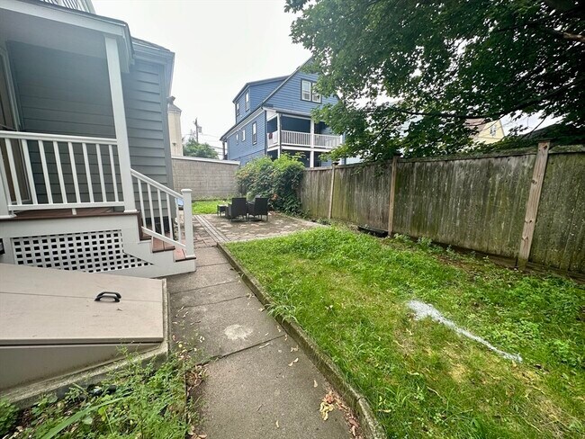 Building Photo - 111 Magoun Ave