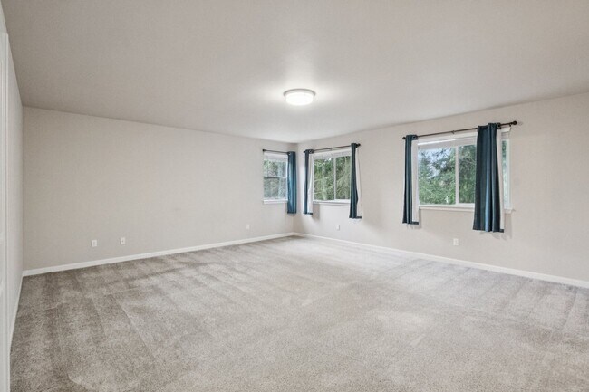 Building Photo - Well maintained 4-Bedroom 2.5 bath Graham home w/ Multiple Living Areas