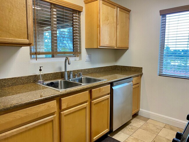 Building Photo - Spacious Two Bedroom featuring Ensuite Bathrooms! TWO ASSIGNED PARKING SPACES! Air Conditioning I...