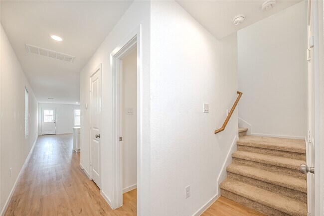 Building Photo - 21458 Carosella Dr