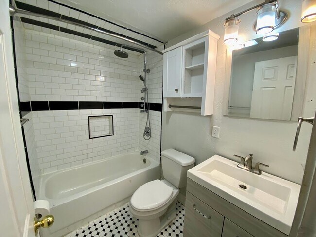 Building Photo - 1416 Rutherford Ave