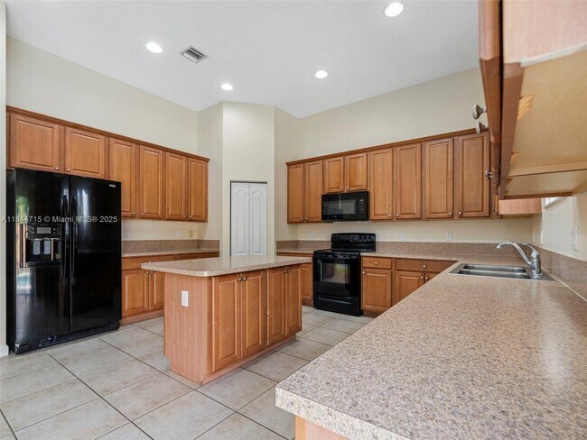 Building Photo - 1438 SW 154th Ct