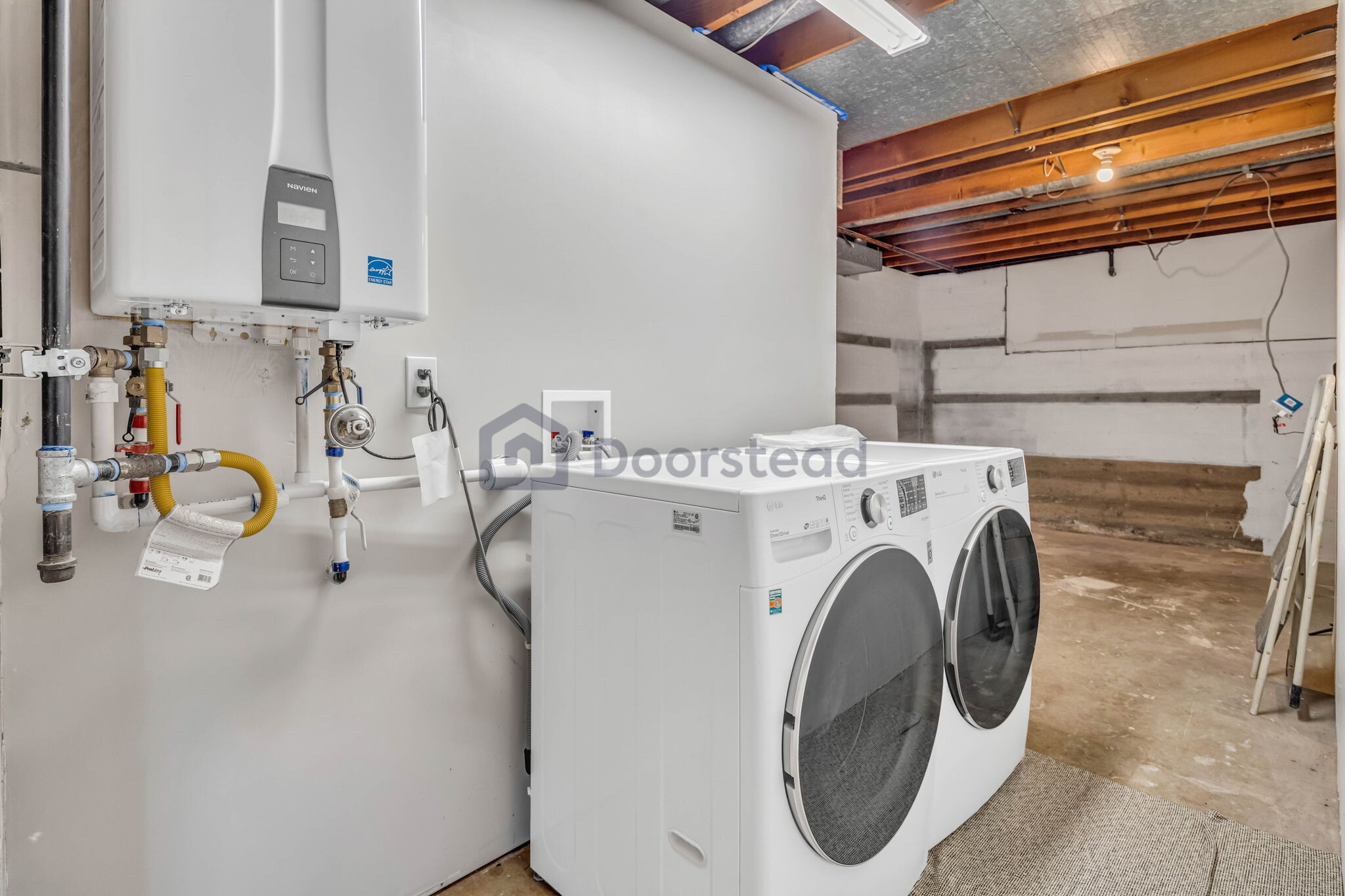 Building Photo - 4103 NE 2nd Pl