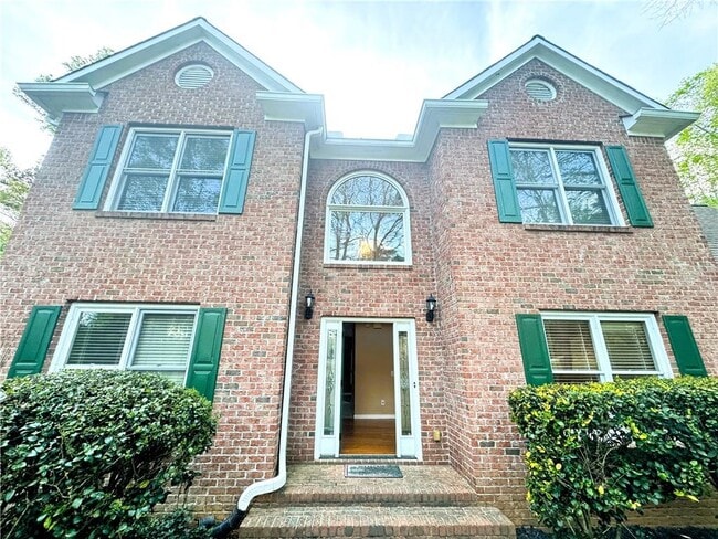 Building Photo - 2550 Wellsley Ln