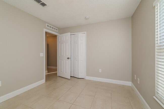 Building Photo - Spacious Comfort Meets Modern Touches