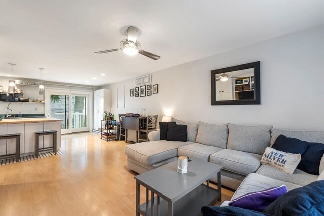 Building Photo - 63 Bolton St