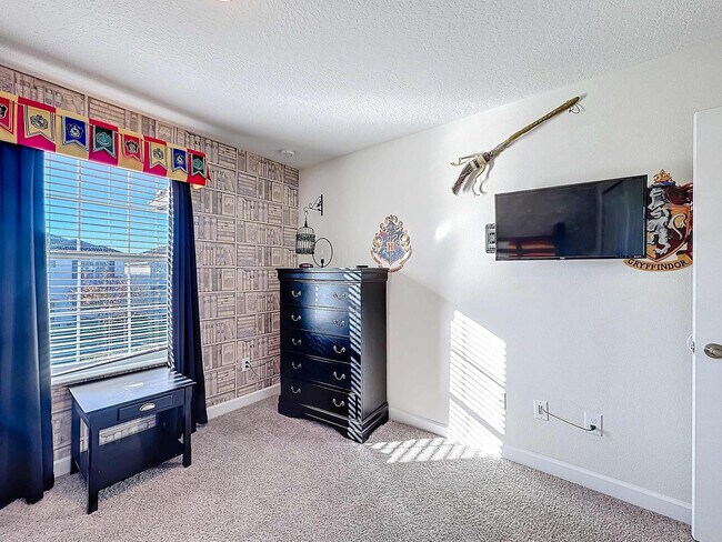 Building Photo - 1589 Flange Dr