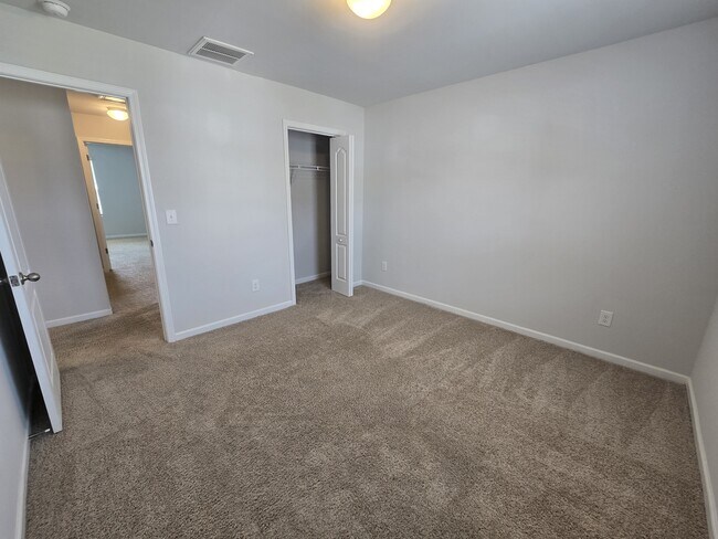 Building Photo - 129 Maple Tree Ln