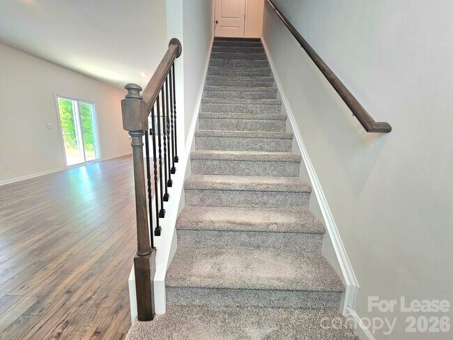 Building Photo - 3854 Rosewood Dr