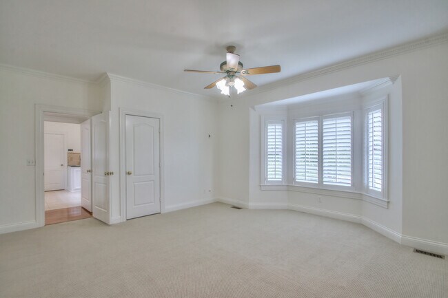 Building Photo - 4335 N Chapel Rd