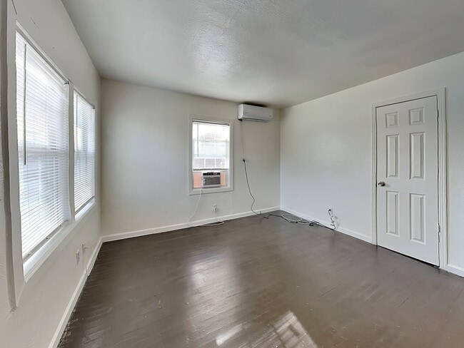 Building Photo - 2805 Carter St