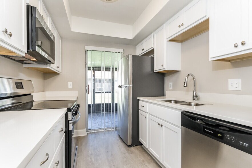 Building Photo - 16 Las Brisas Way