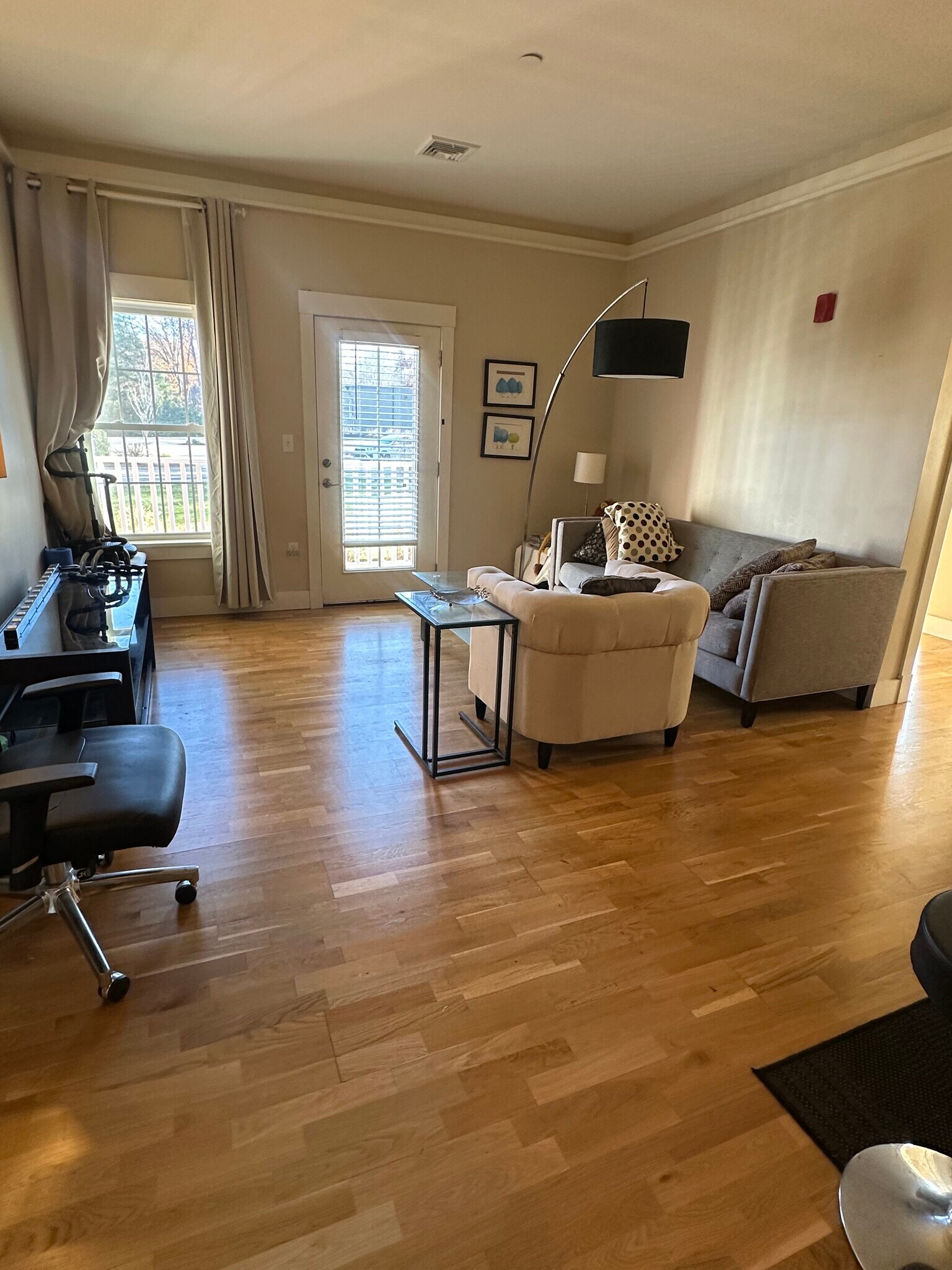 Building Photo - 54 Loomis St