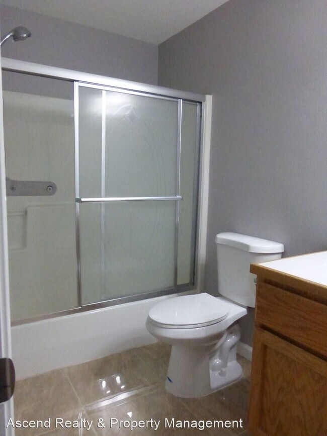 Building Photo - 4 br, 2.5 bath House - 18860 SW Christophe...