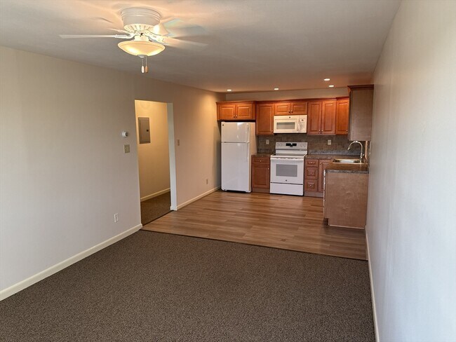 Building Photo - 8 Chauncy St