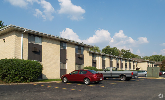 Primary Photo - Hillcrest Place Apartments