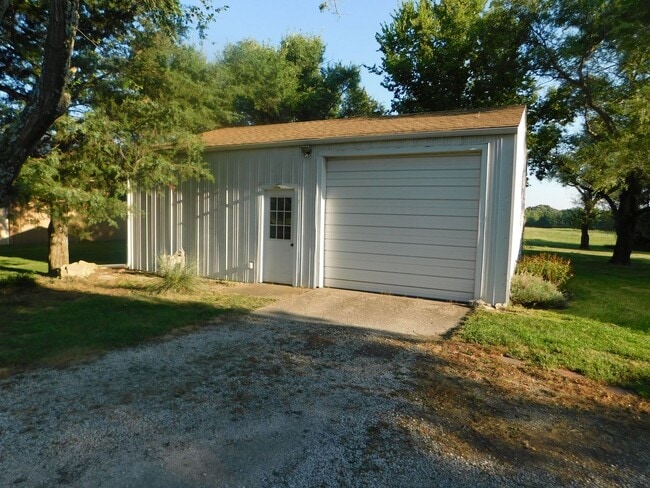 Building Photo - Hard to Find Rural Property North of Towan...
