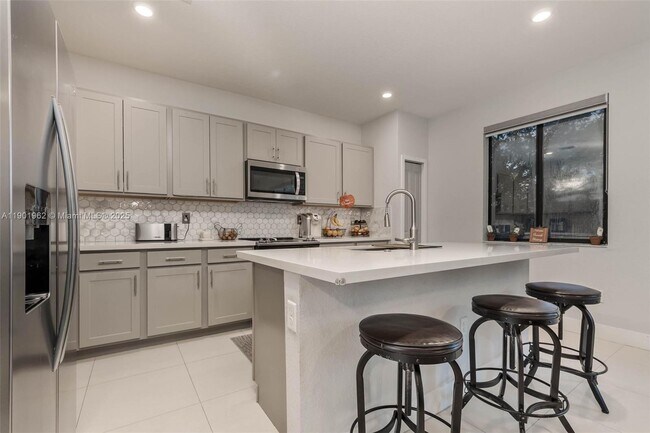 Building Photo - 2430 SW 145th Pl