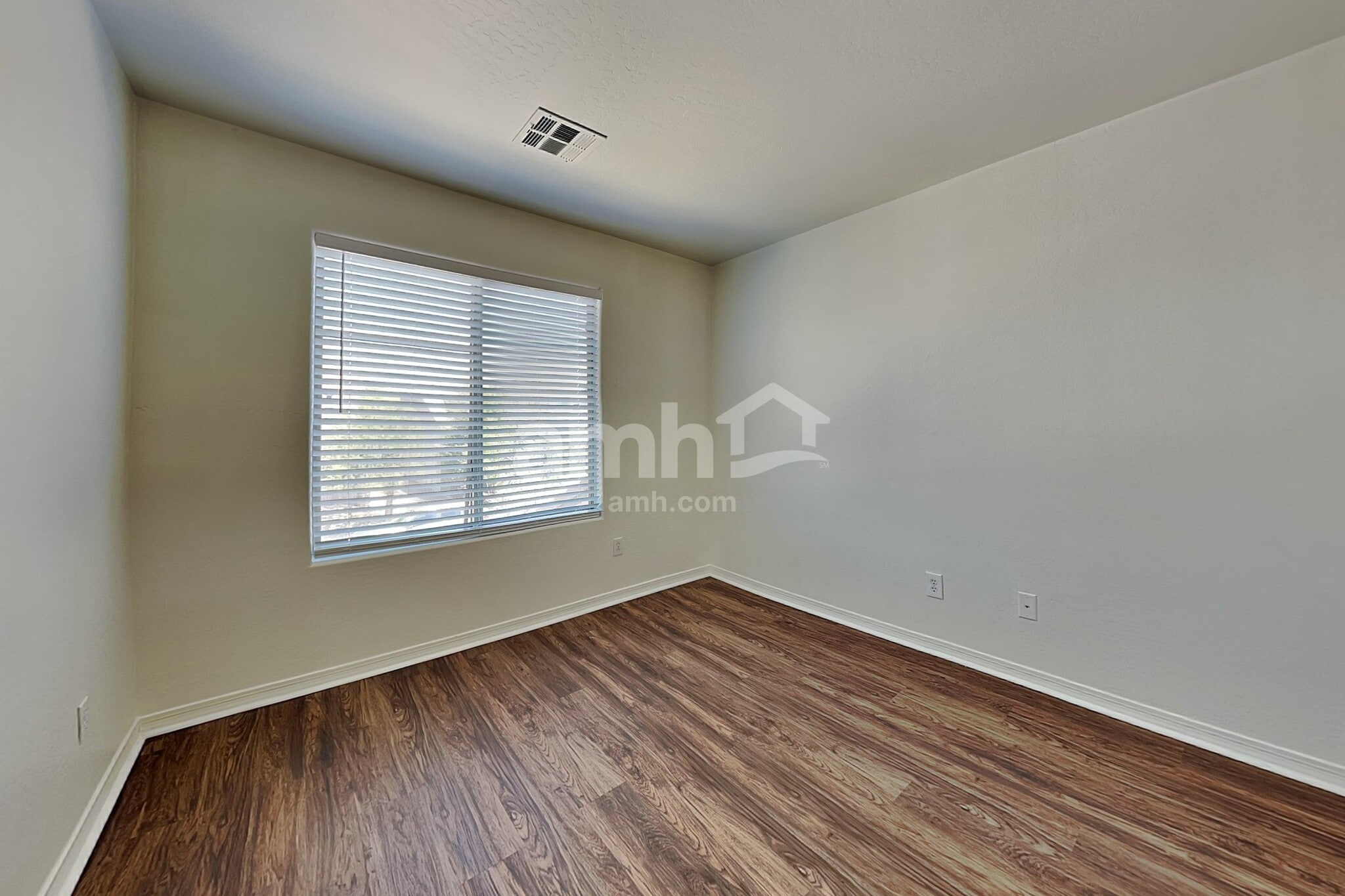 Building Photo - 17403 W Langer Ln